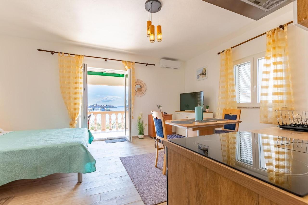 Mare-More Studio W Balcony And Beach Front And View Zadar Exterior photo